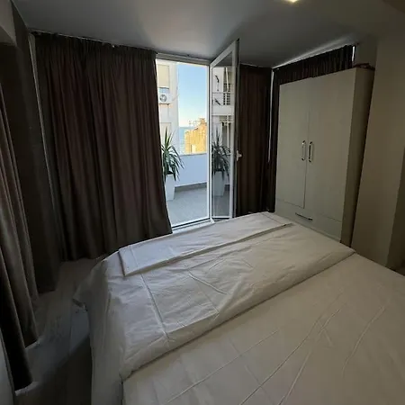 Daily Seaview Terrace A17 아파트 *
